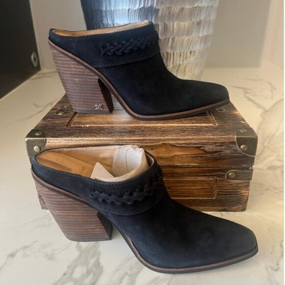 Sam Eldelman Alison Suede Heels in Black - Picture 7 of 10